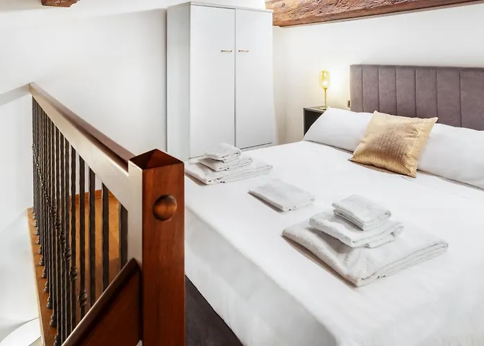 Next To Uffizi E Signoria - Historic *